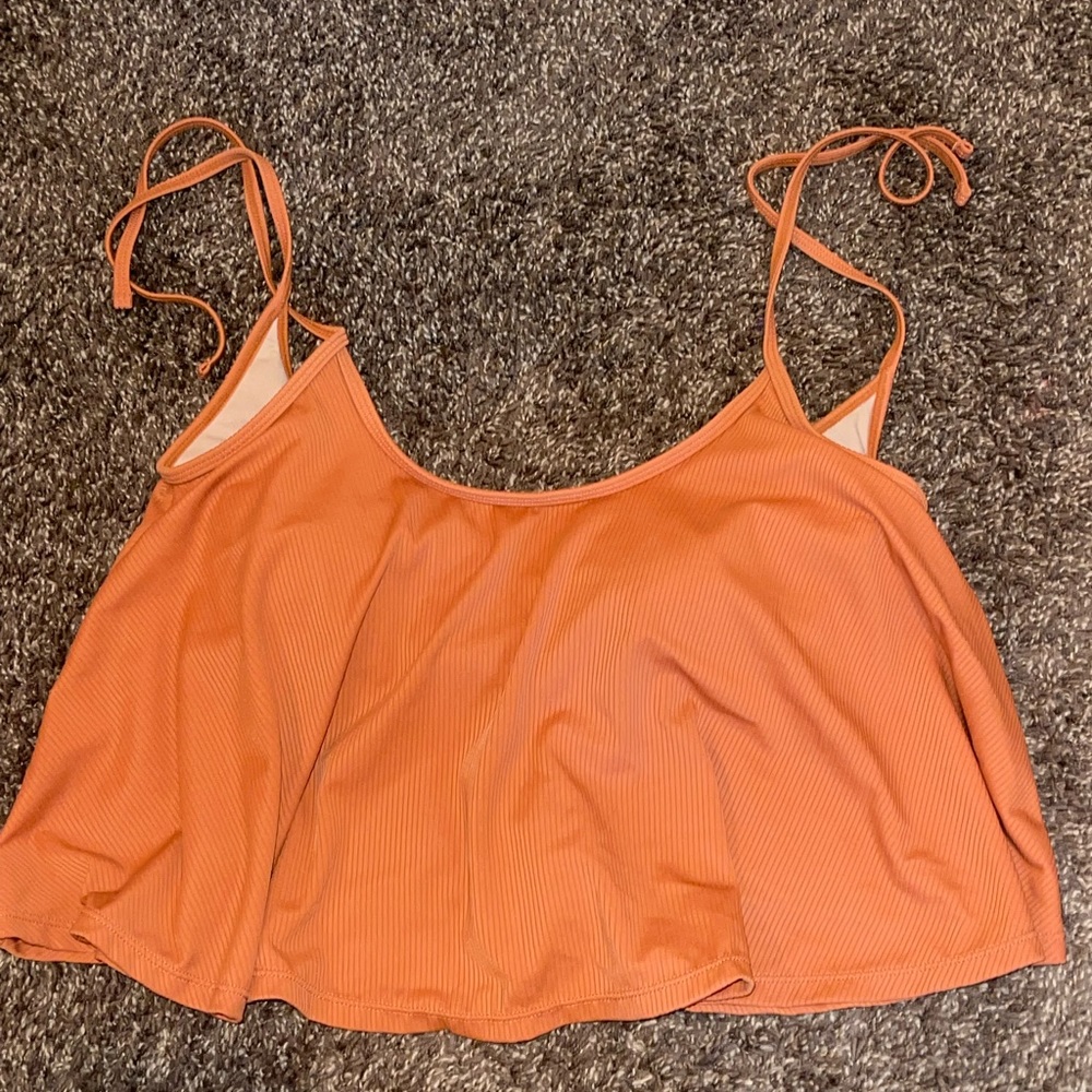 NWOT Kortni Jeane Ribbed Swing Top — Medium